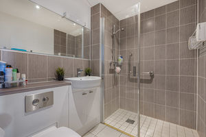 En-Suite- click for photo gallery